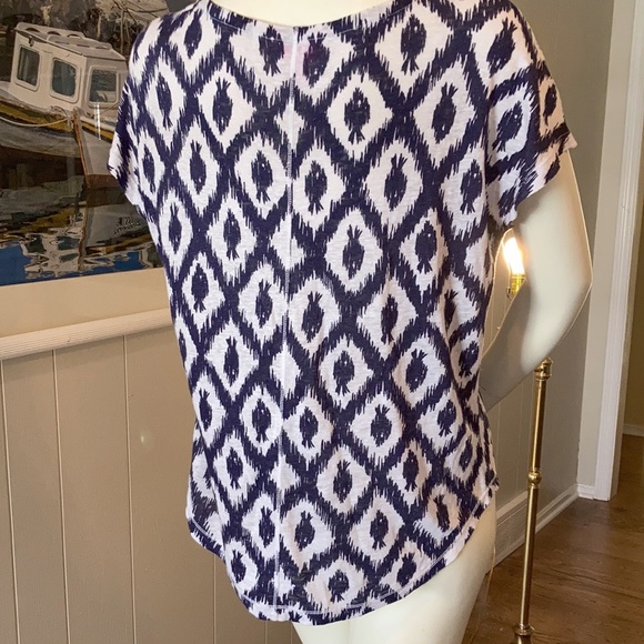 Lilly Pulitzer linen pint tee. - Picture 3 of 5